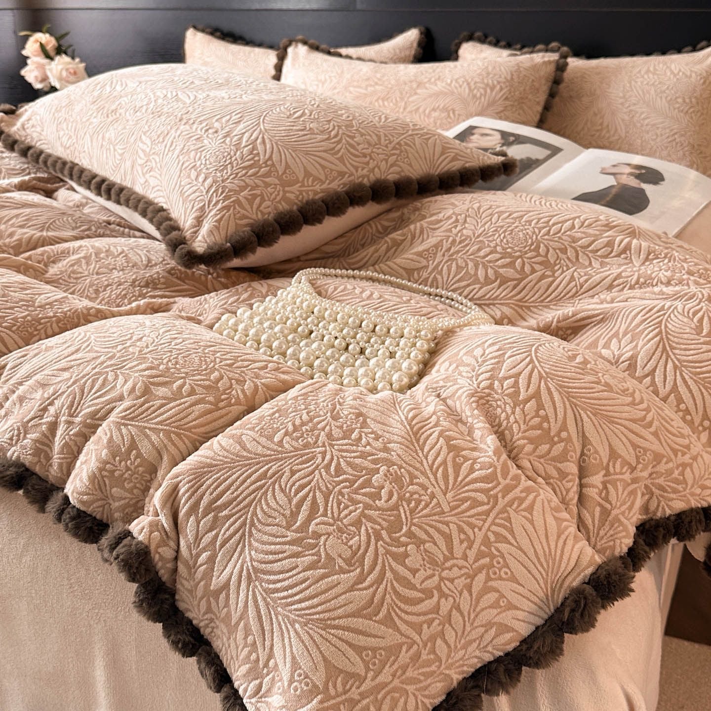 Embossed Double-Sided Plush Extra Thick Milk Velvet Bedding Set