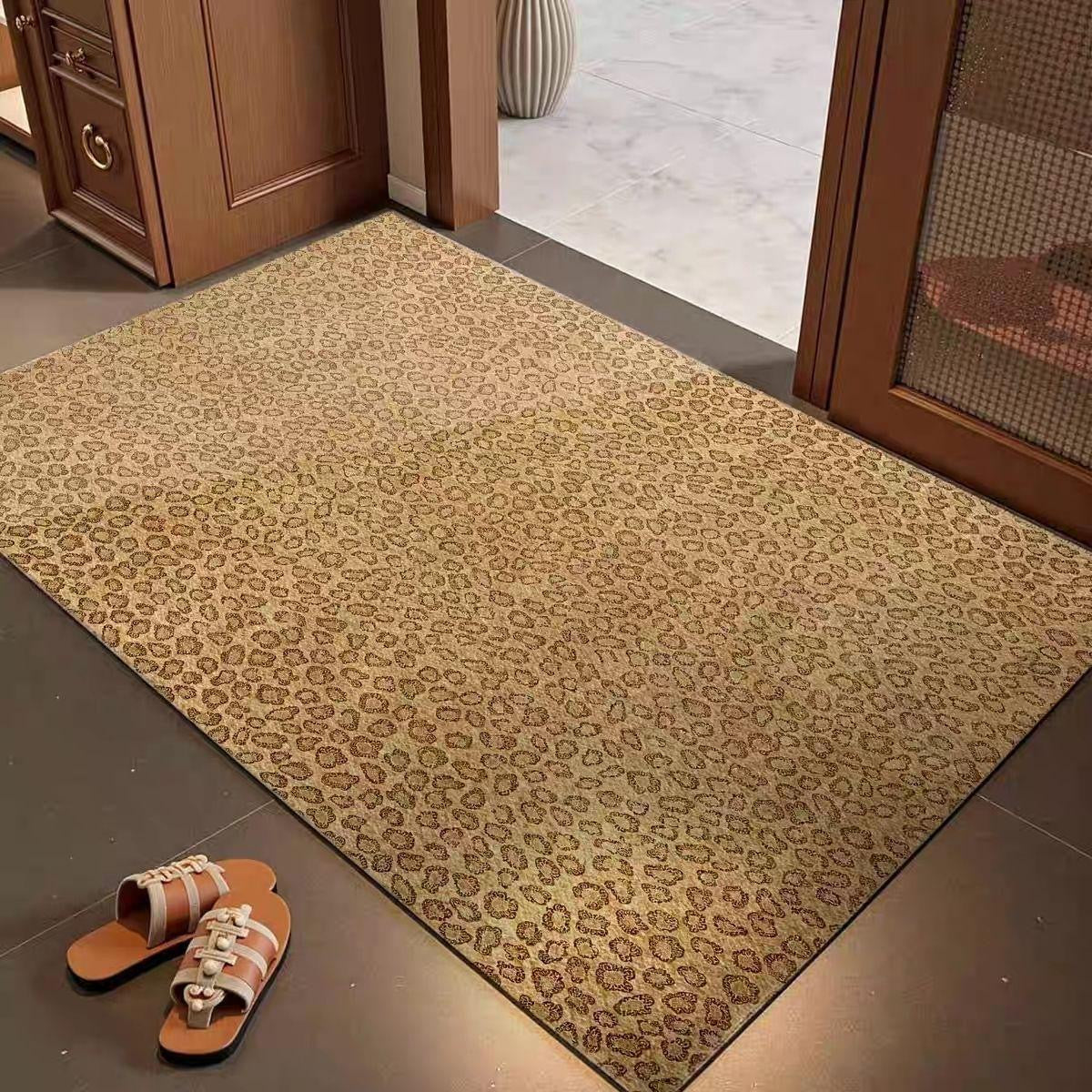 Leopard Washable Non Slip Short Plush Entryway Rug for Indoor Entry Bedroom Bathroom