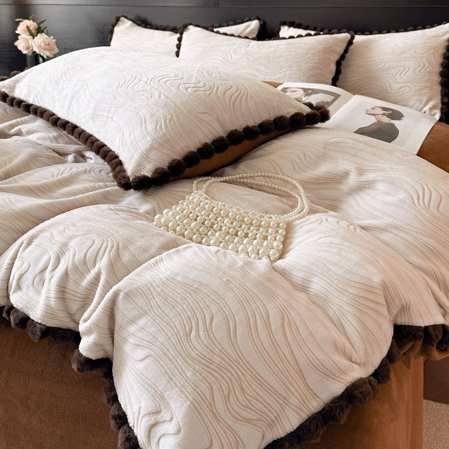 Embossed Double-Sided Plush Extra Thick Milk Velvet Bedding Set