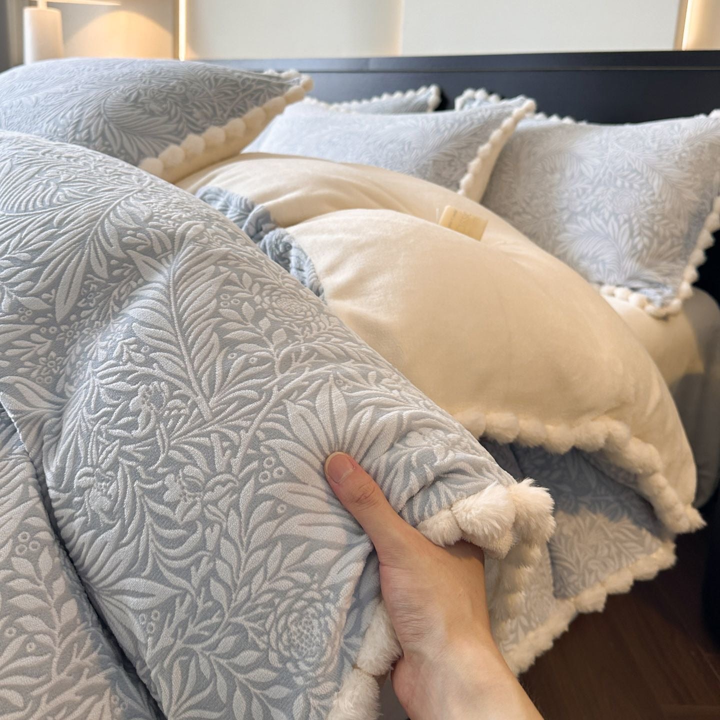 Embossed Double-Sided Plush Extra Thick Milk Velvet Bedding Set
