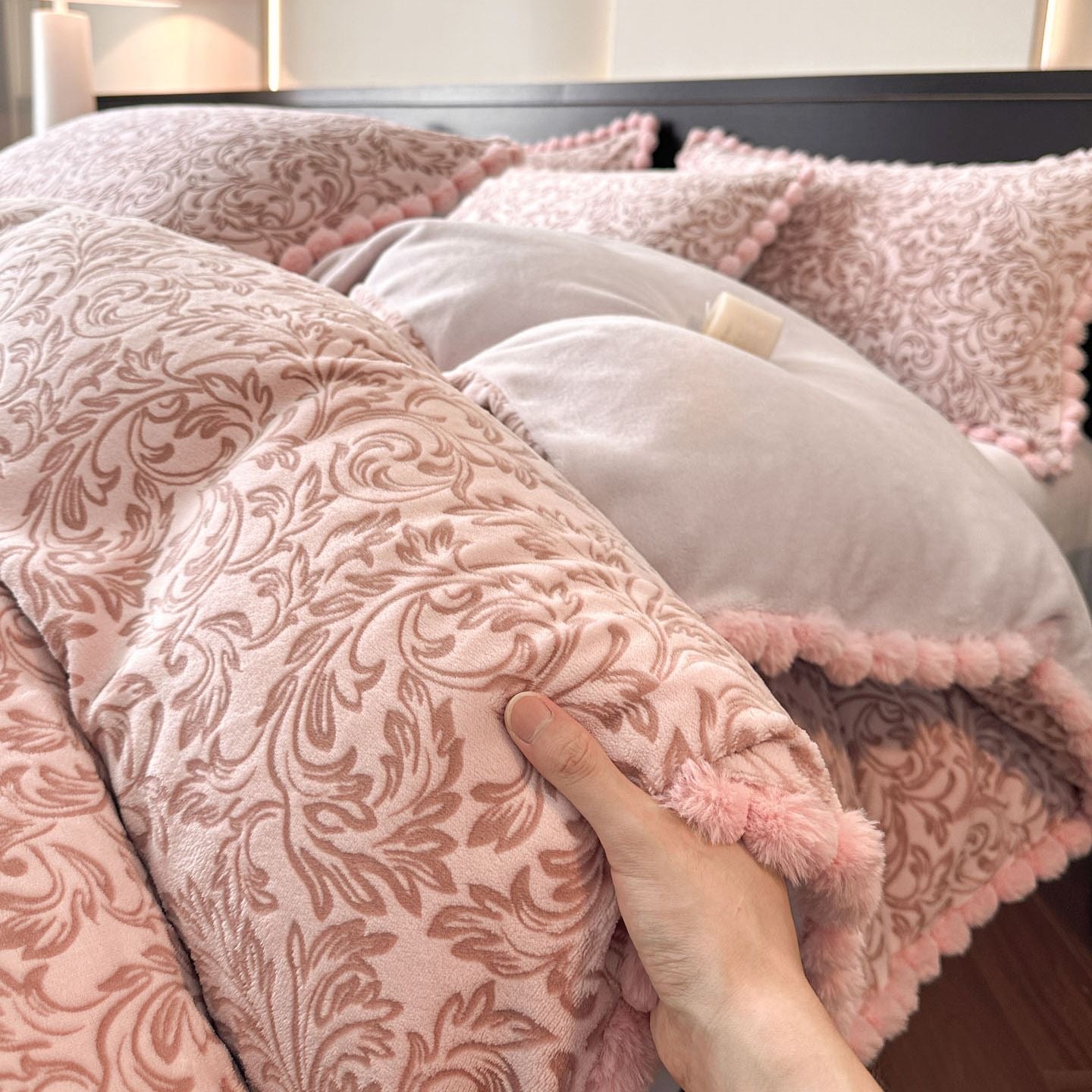 Embossed Double-Sided Plush Extra Thick Milk Velvet Bedding Set