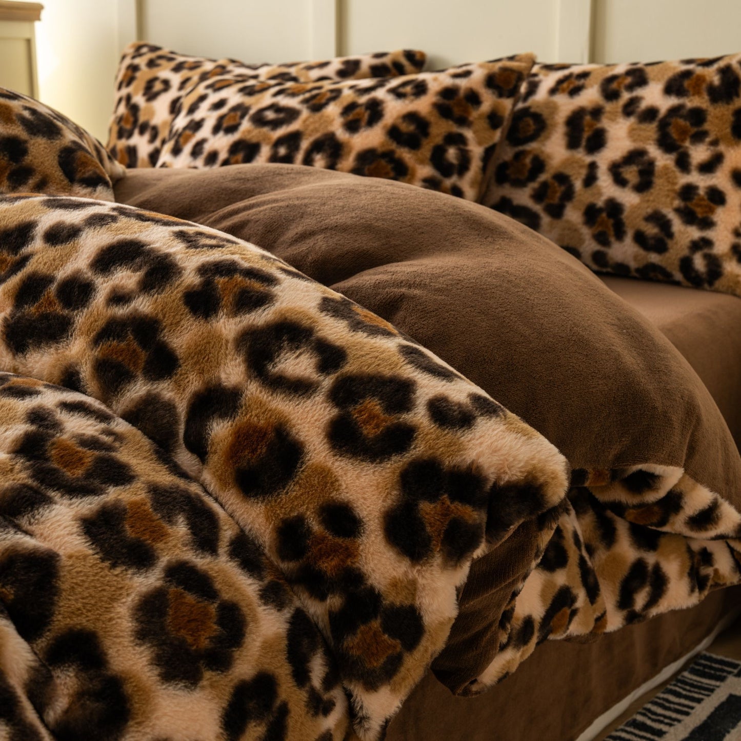 4 Pieces Faux Rabbit-Fur Feel Soft Coral Fleece Thick Milk Velvet Bedding Set