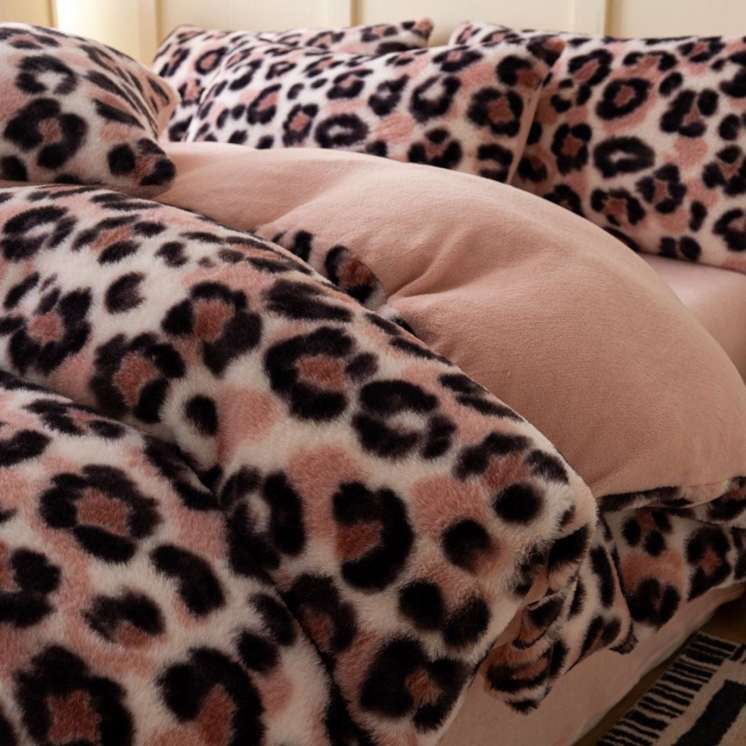 4 Pieces Faux Rabbit-Fur Feel Soft Coral Fleece Thick Milk Velvet Bedding Set