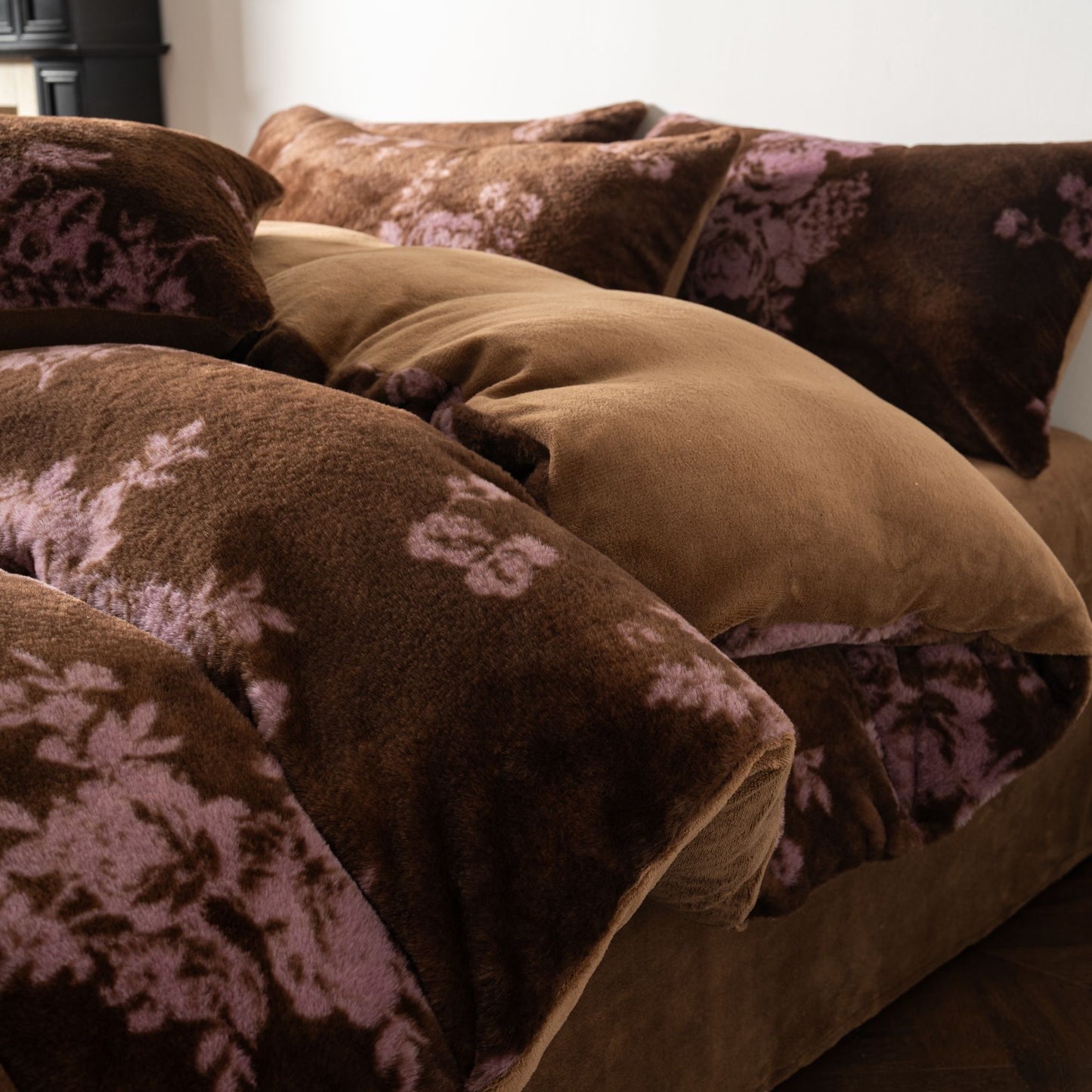 4 Pieces Faux Rabbit-Fur Feel Soft Coral Fleece Thick Milk Velvet Bedding Set