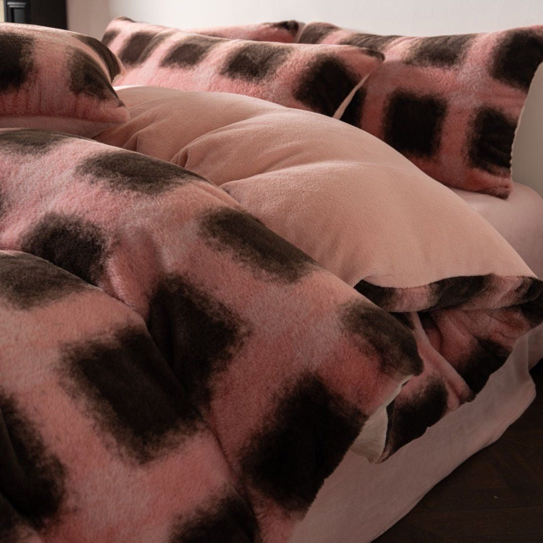 4 Pieces Faux Rabbit-Fur Feel Soft Coral Fleece Thick Milk Velvet Bedding Set