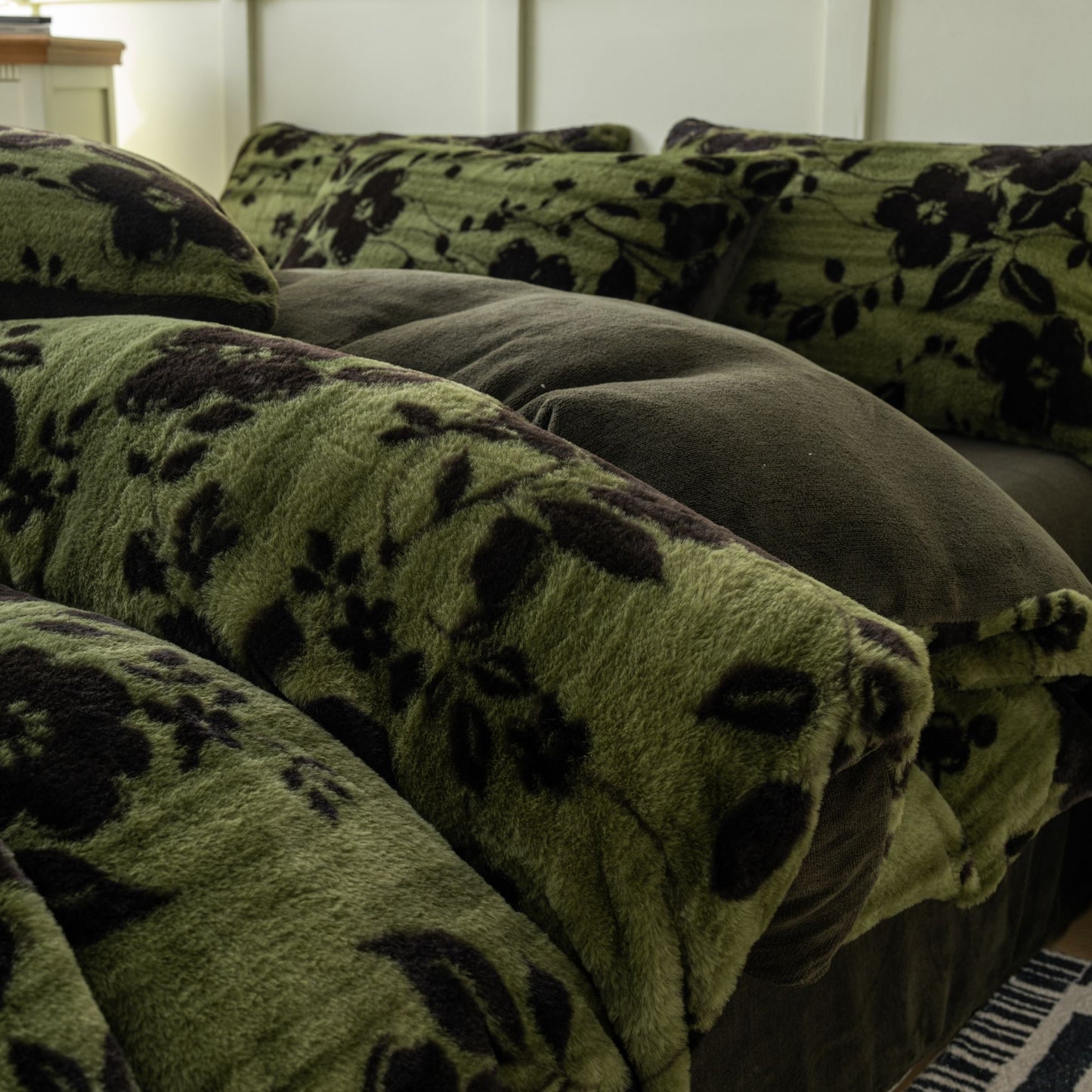 4 Pieces Faux Rabbit-Fur Feel Soft Coral Fleece Thick Milk Velvet Bedding Set