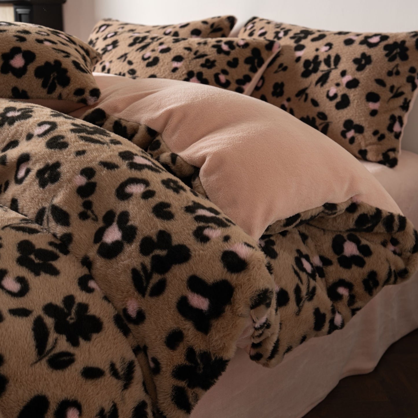 4 Pieces Faux Rabbit-Fur Feel Soft Coral Fleece Thick Milk Velvet Bedding Set