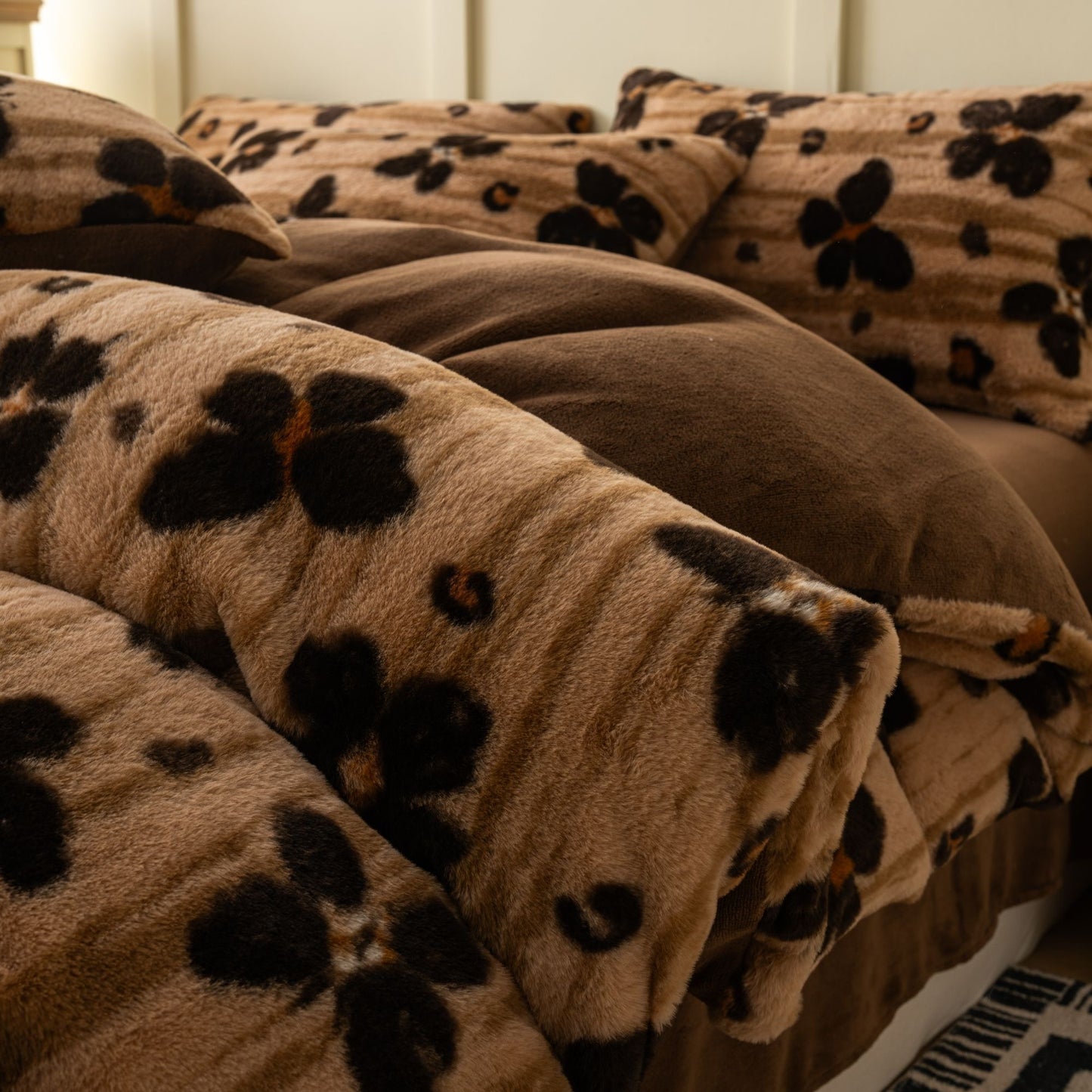 4 Pieces Faux Rabbit-Fur Feel Soft Coral Fleece Thick Milk Velvet Bedding Set