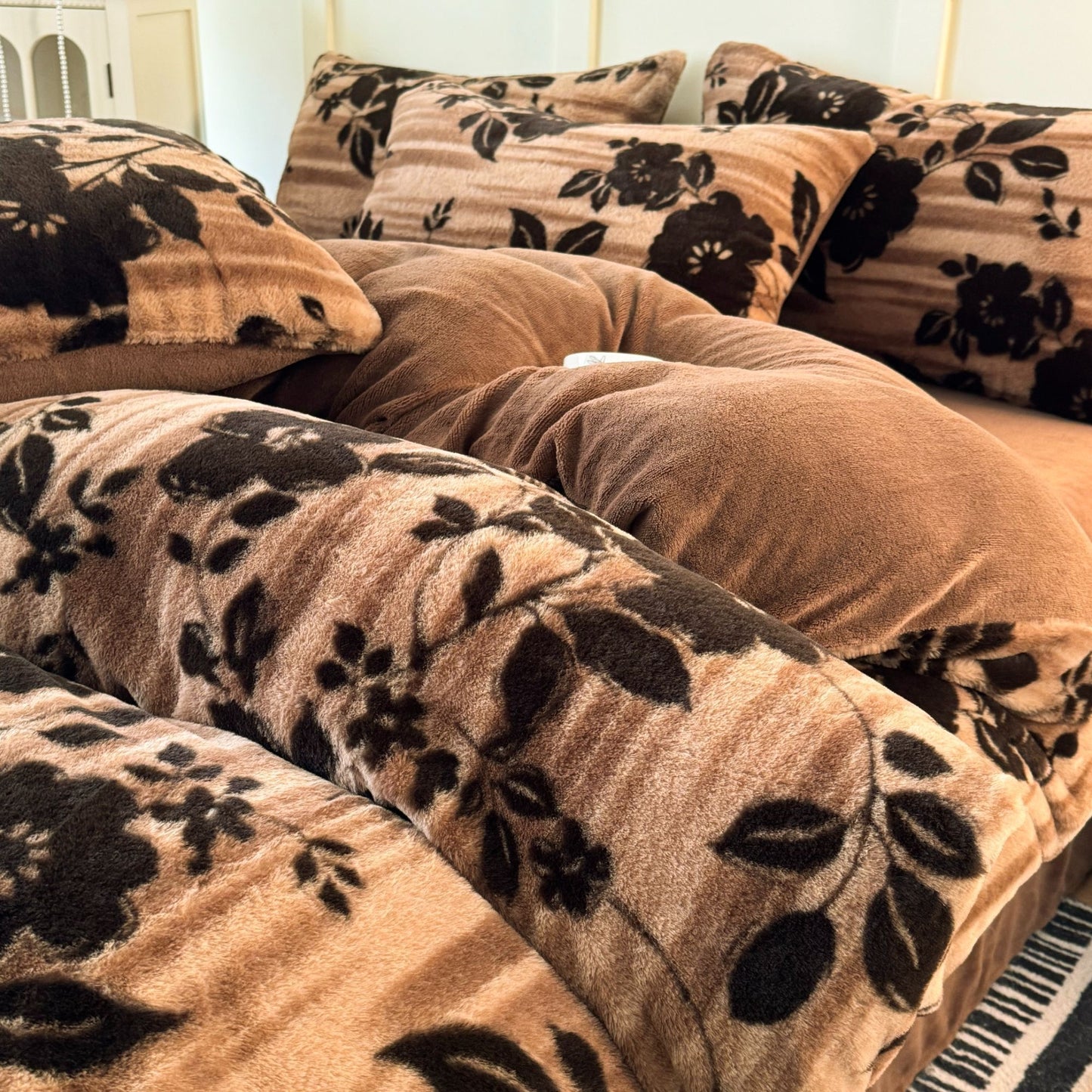 4 Pieces Faux Rabbit-Fur Feel Soft Coral Fleece Thick Milk Velvet Bedding Set