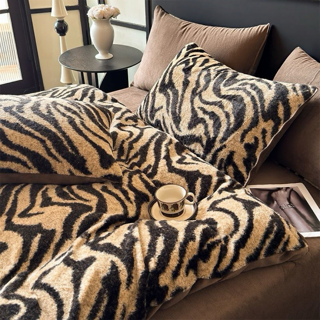 4 Pieces Faux Rabbit-Fur Feel Soft Coral Fleece Thick Milk Velvet Bedding Set