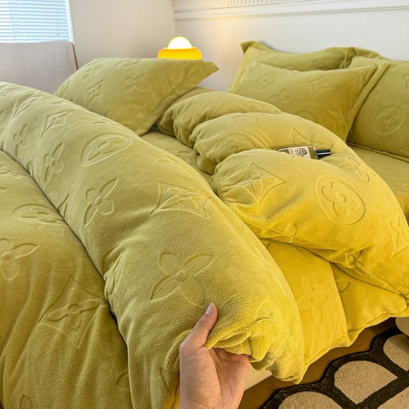 Luxury Fashion Milk Velvet Thick Plush Flannel Bedding Set