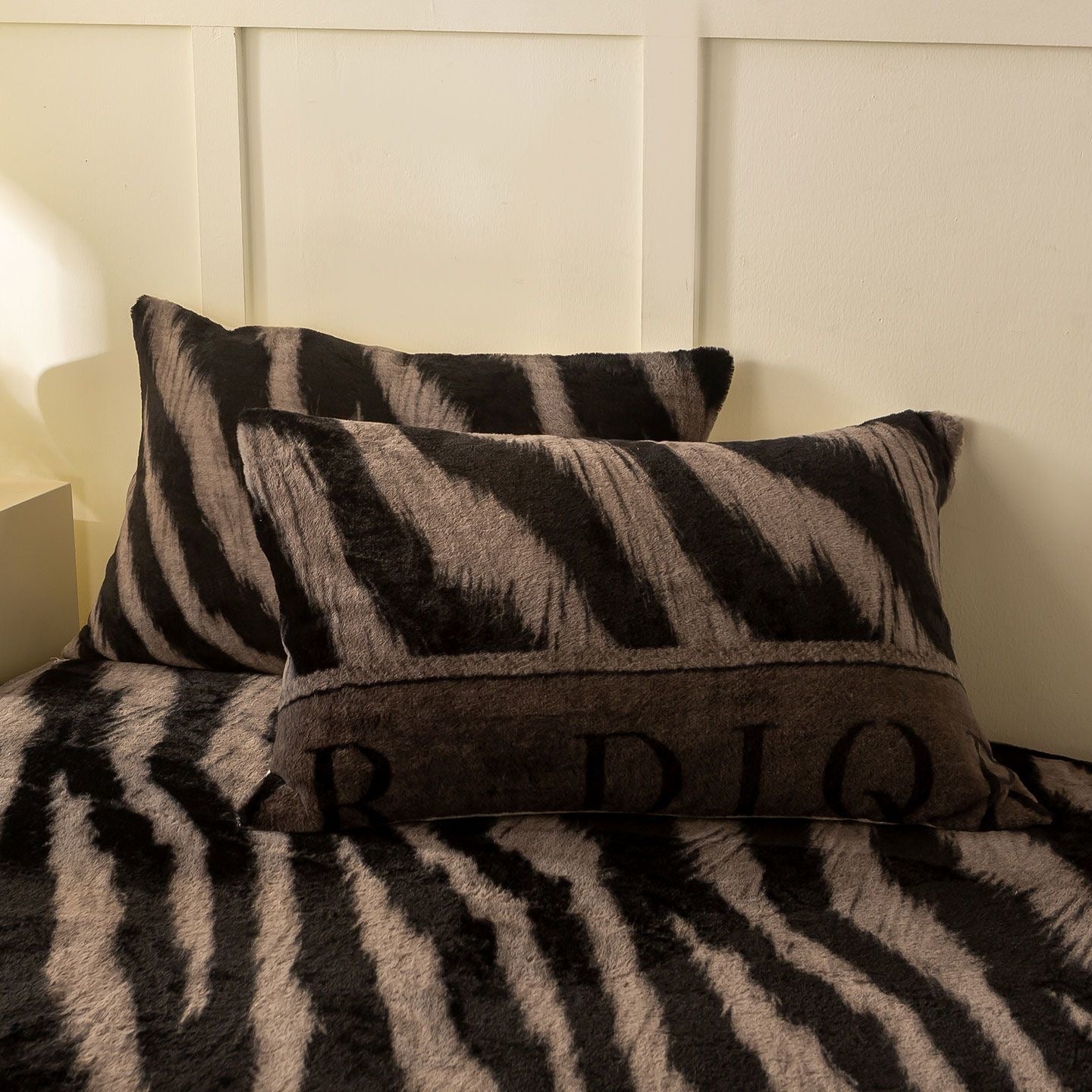 3 Pieces Faux Fur Flannel Warm Plush Shaggy Fitted Bed Sheet Set