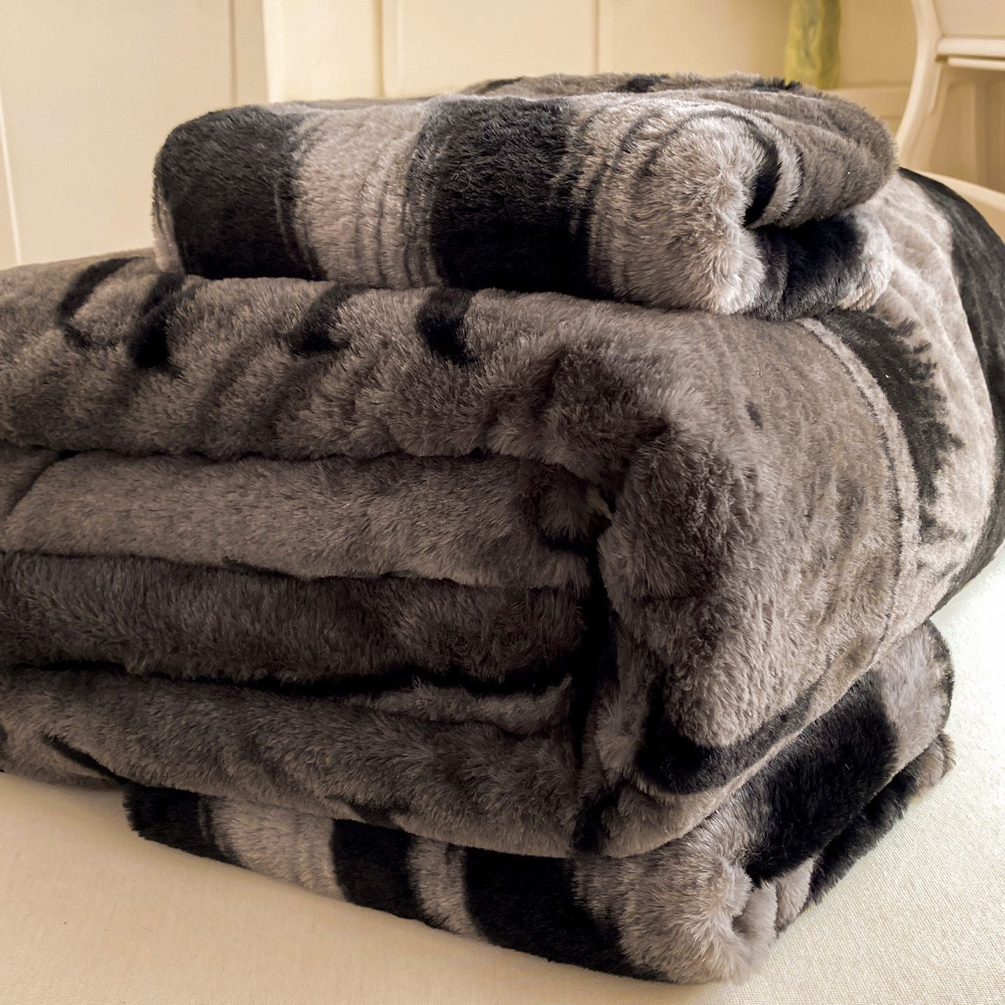 3 Pieces Faux Fur Flannel Warm Plush Shaggy Fitted Bed Sheet Set